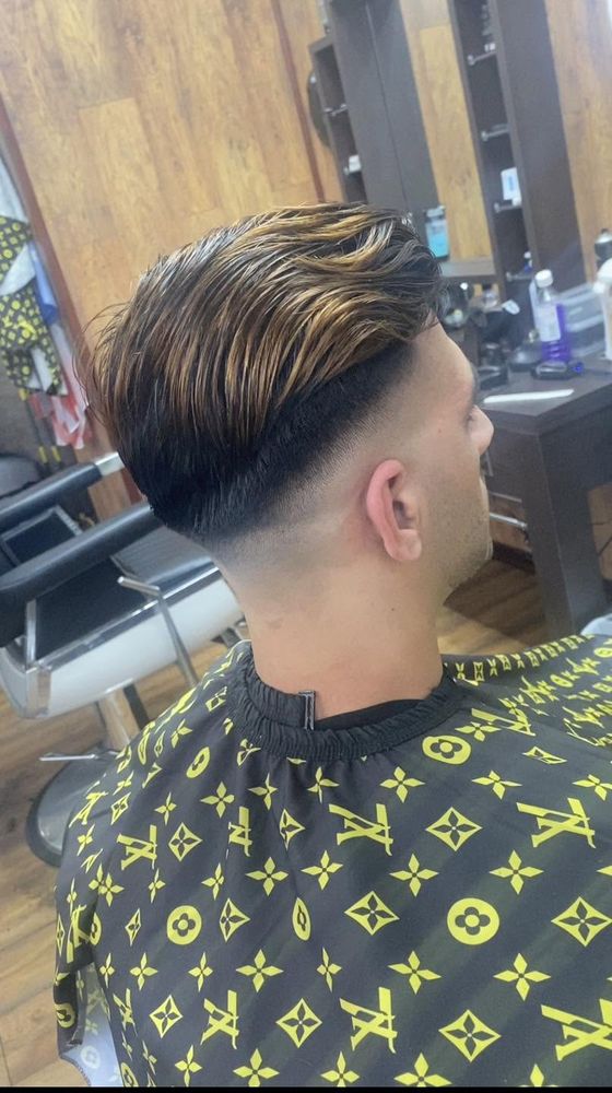 A skin fade seen from the side